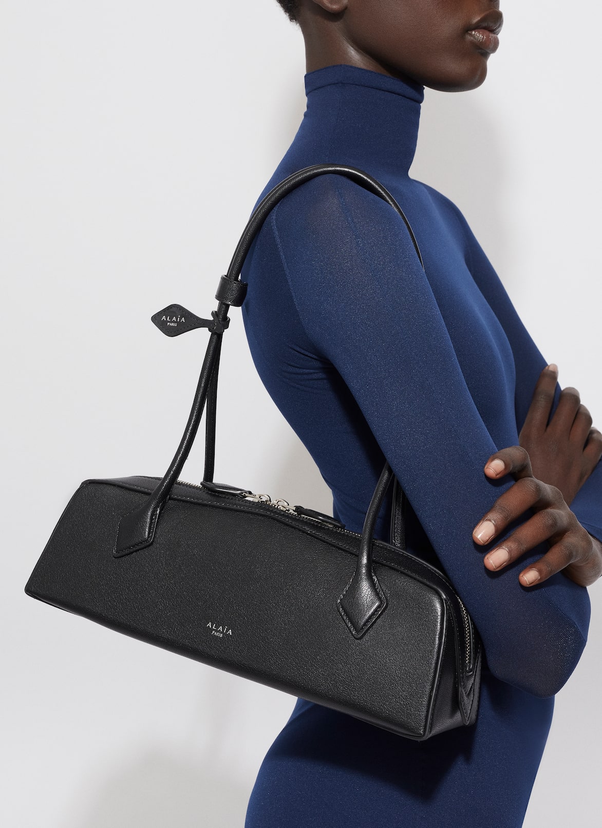 LE TECKEL MEDIUM BAG IN GOATSKIN ALAÏA BLACK LE TECKEL MEDIUM BAG IN GOATSKIN